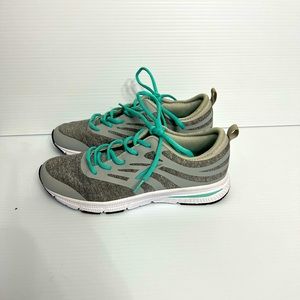 LA Gear ultra Form sneakers Size 8 gray/green